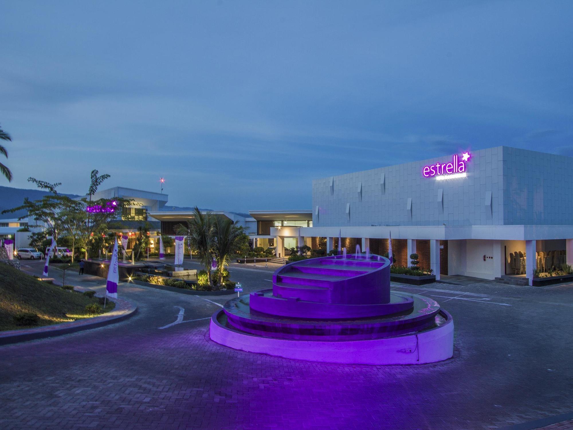 לווק Estrella Hotel & Conference מראה חיצוני תמונה